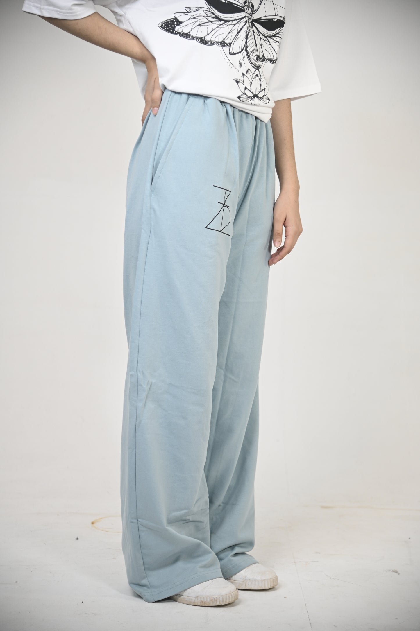 Solid sweatpants in Surf Blue