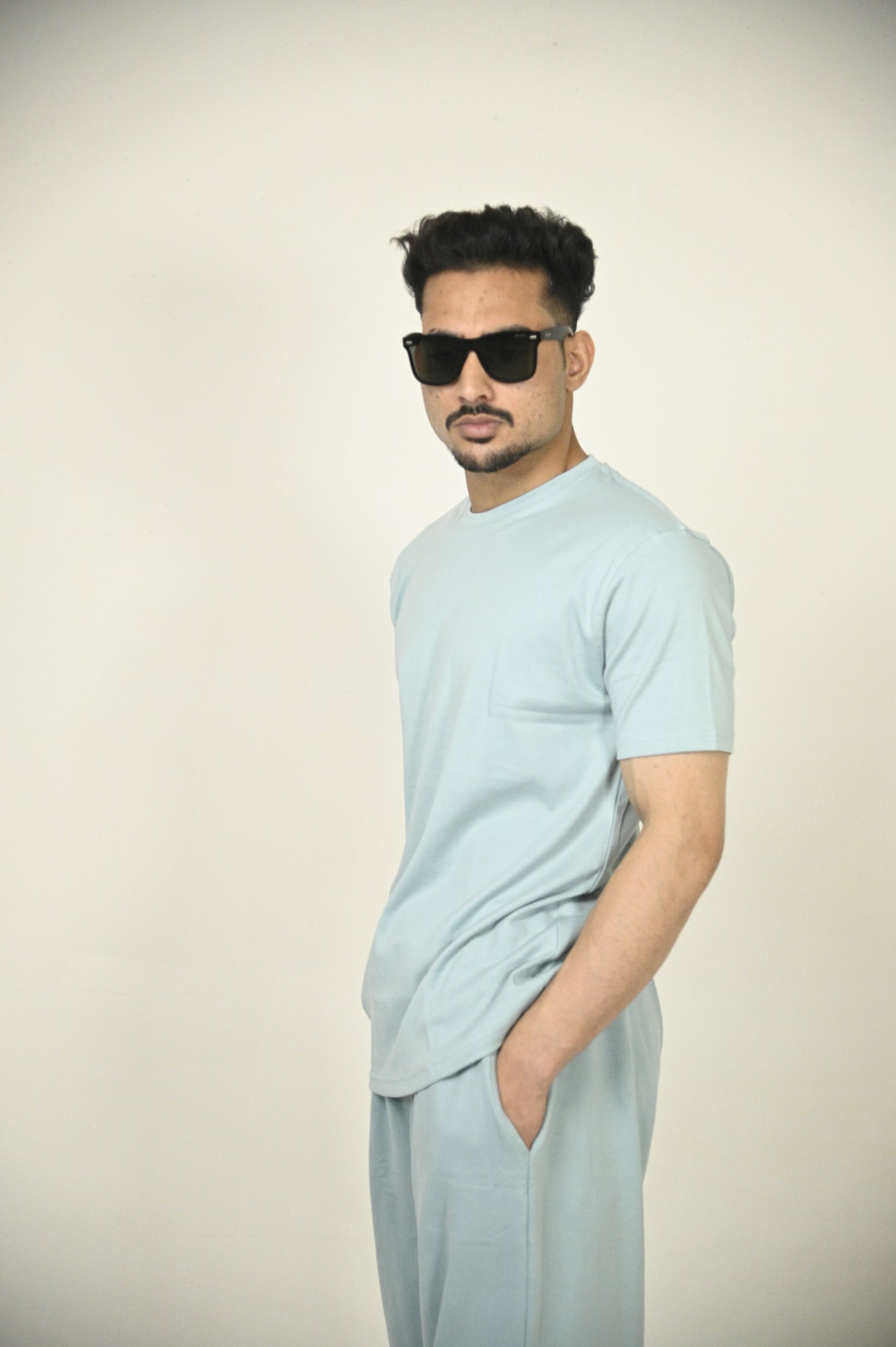 Solid round neck T-shirt in Surf Blue