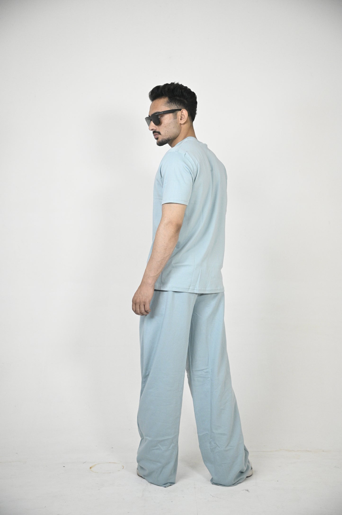 Solid round neck T-shirt in Surf Blue