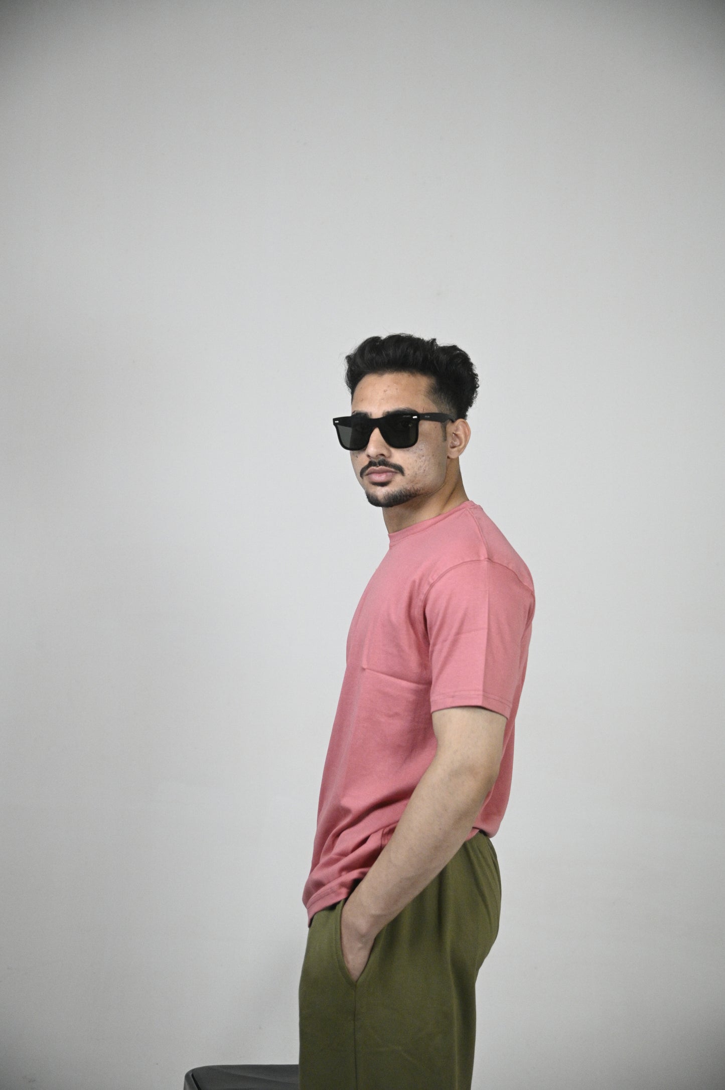 Solid round neck T-shirt in Plum