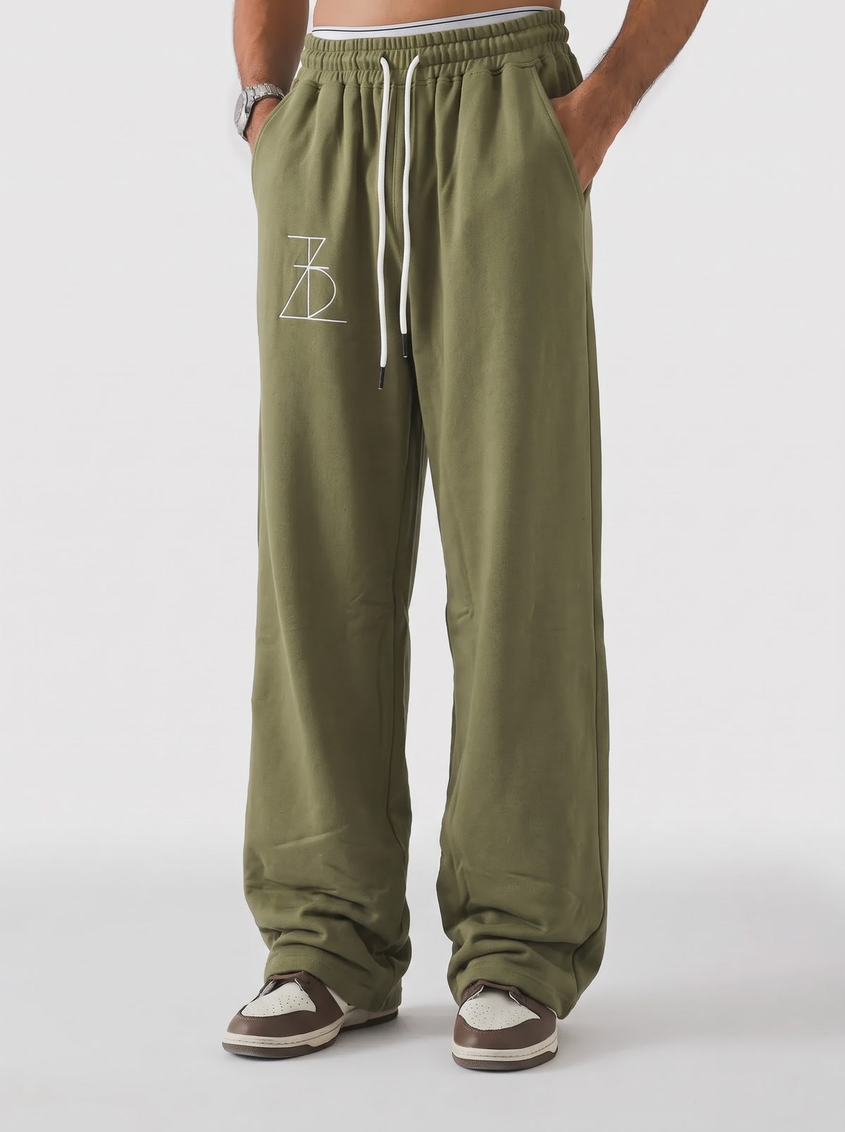 Solid sweatpants in Forest Green