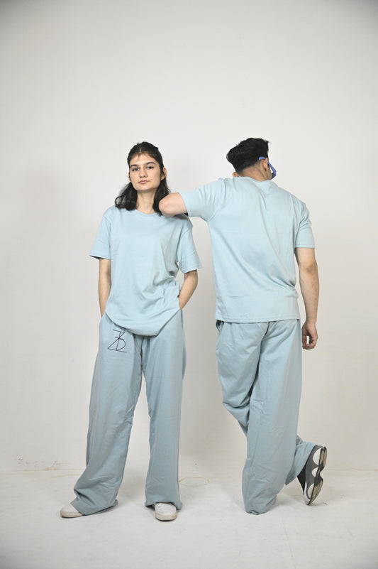 Solid round neck T-shirt in Surf Blue