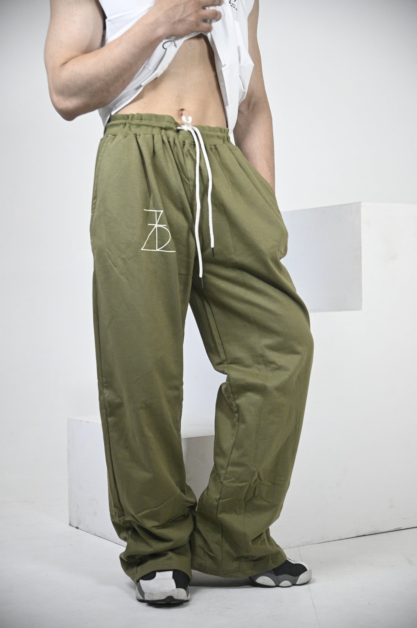 Solid sweatpants in Forest Green