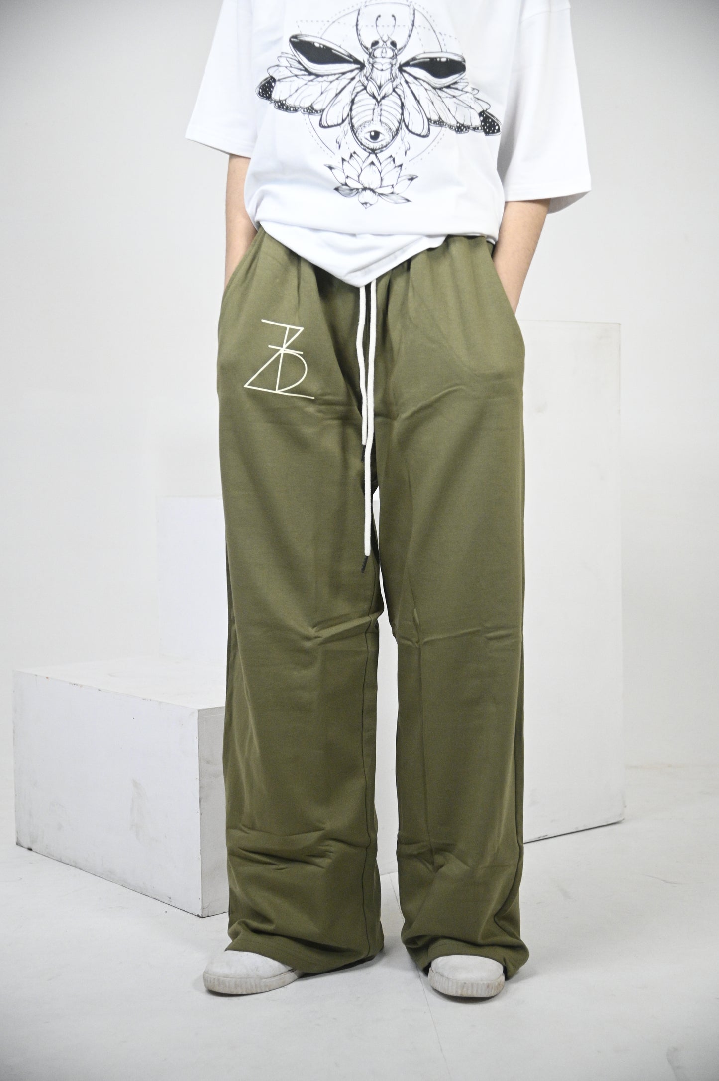 Solid sweatpants in Forest Green