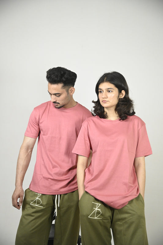 Solid round neck T-shirt in Plum